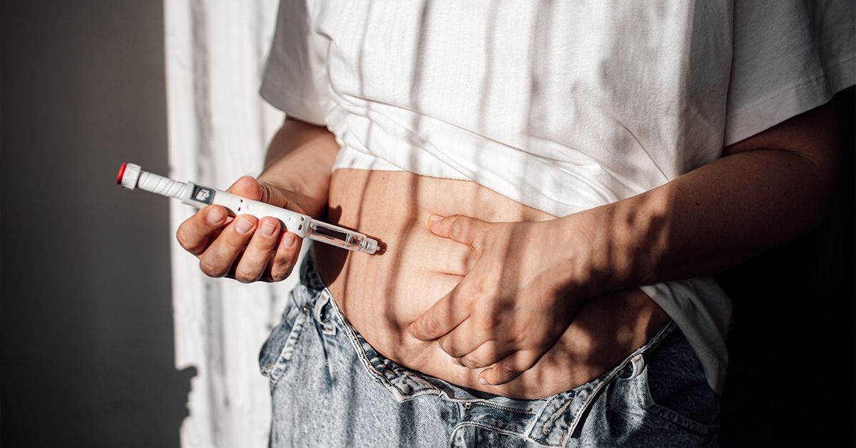 An illustrative image representing chronic weight management and the medical benefits of Semaglutide therapy.